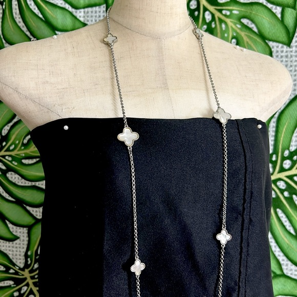 🖤Mother of pearl Clover 🍀 charm necklace - Picture 5 of 8